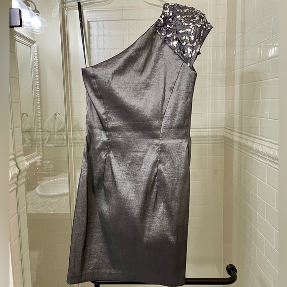 JESSICA McCLINTOCK Metallic One-Shoulder Dress - Picture 9 of 15